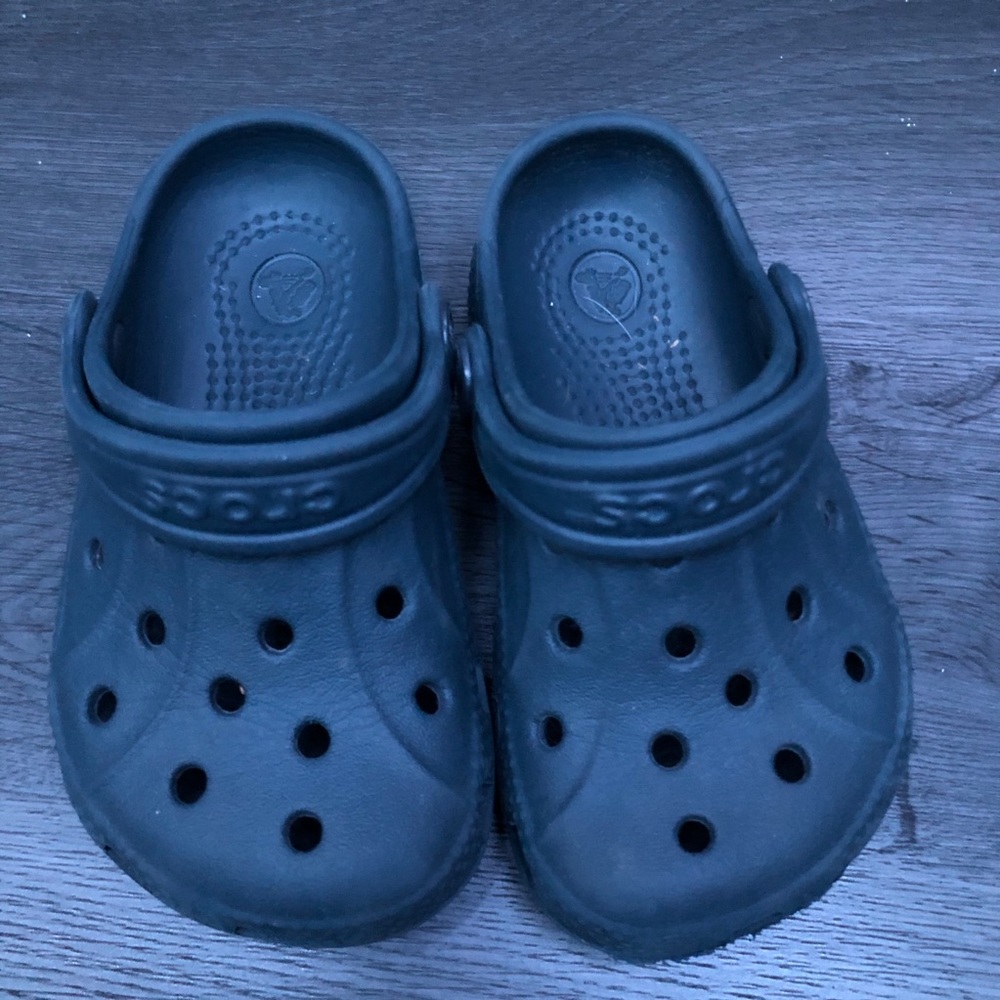 Toddler crocs
